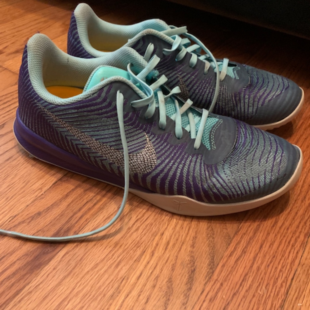 Men's Nike Kobe Basketball Shoes Size 10